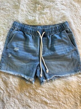 No Boundaries Light Blue Denim Drawstring & Elastic Waist & Frayed Hem Shorts